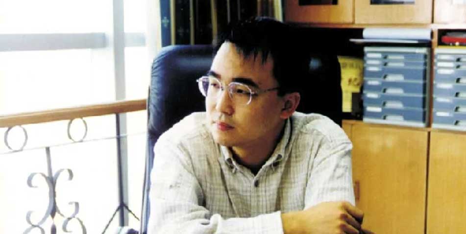 创业初期的阎志在汉口新丽大厦办公室